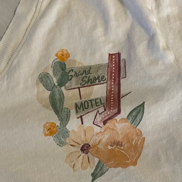Women’s Torrid White Floral Graphic Tee - Picture 3 of 4
